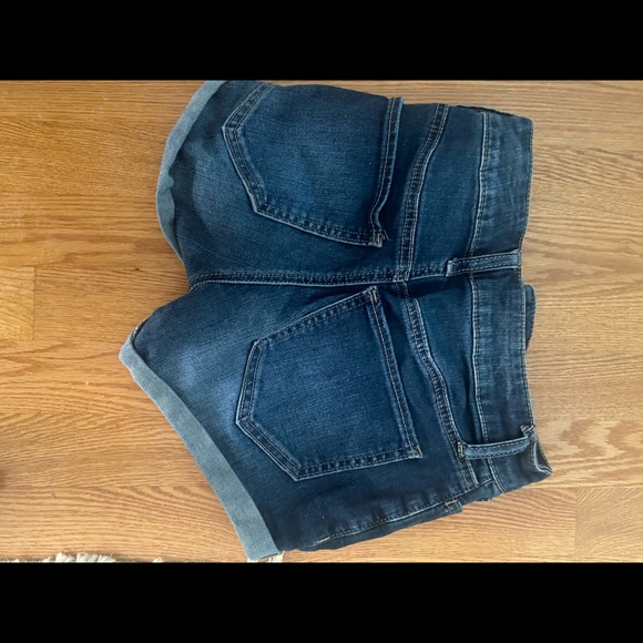 HIGH RISE SHORTS - Picture 2 of 2